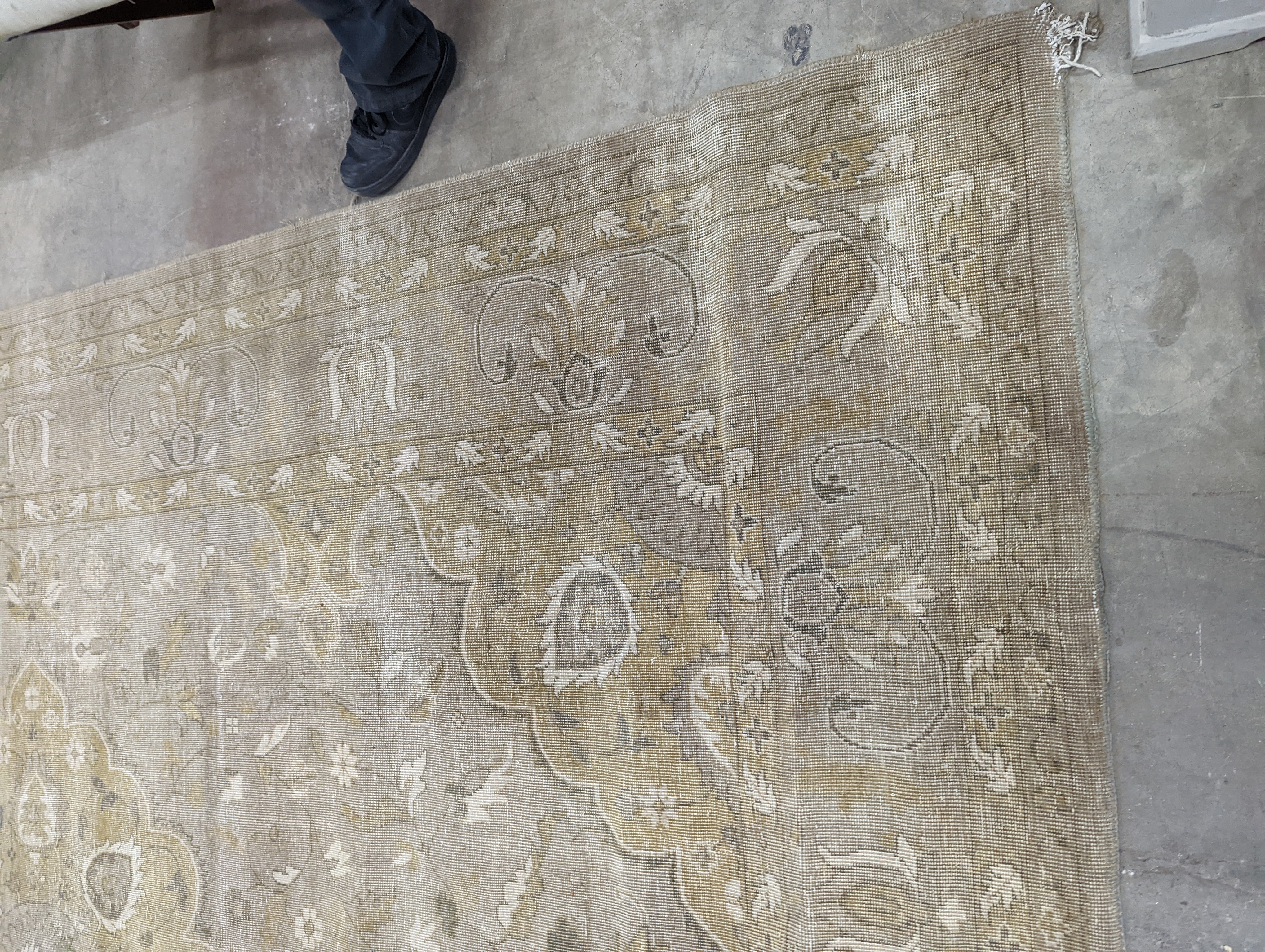 A contemporary North West Persian style pale wool carpet, 420 x 293cm